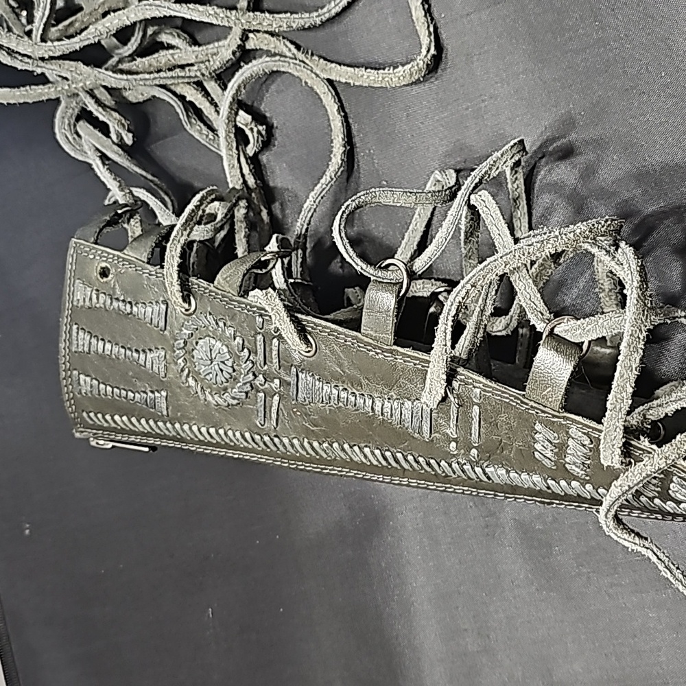 Stylish Gray Gladiator Sandals - image 5